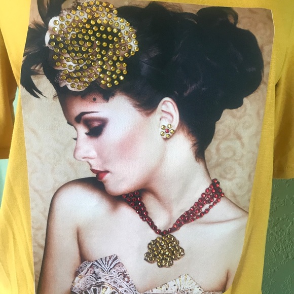 Beautiful Rhinestone Top* - Picture 6 of 8